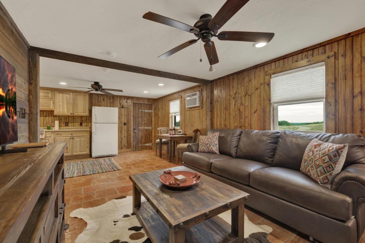 Ohana Ranch Cabin - 12 Minutes To Historic Main St Fredericksburg Luaran gambar