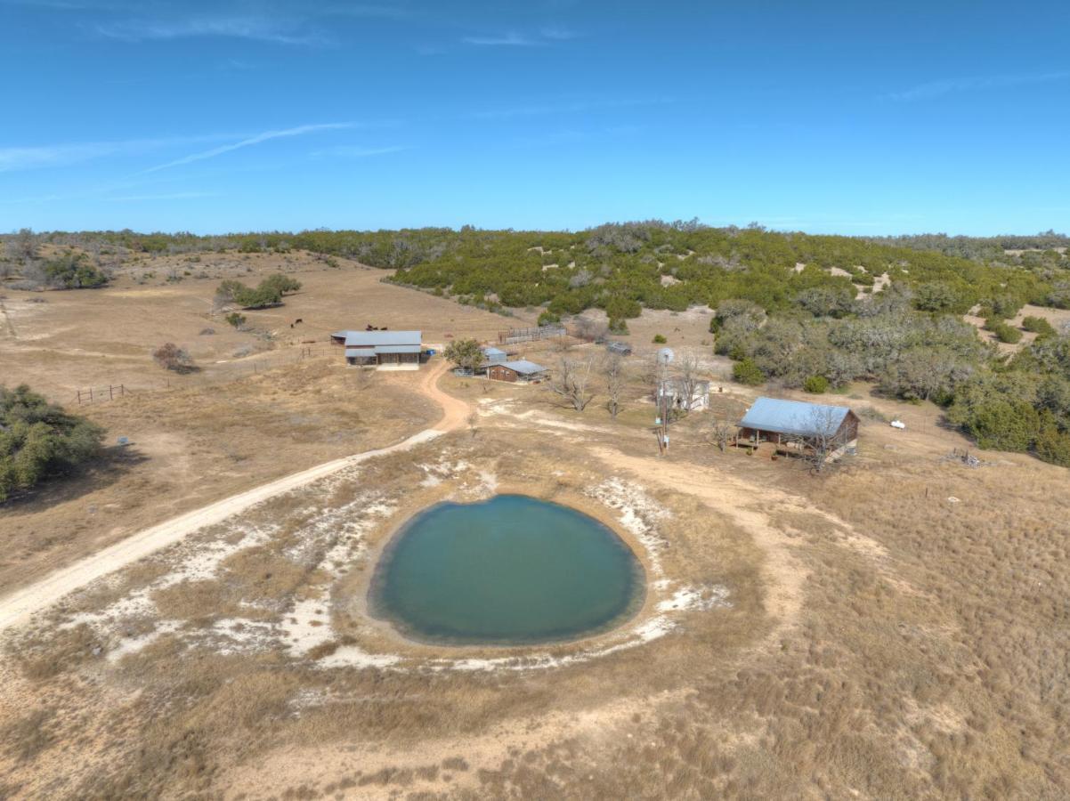 Ohana Ranch Cabin - 12 Minutes To Historic Main St Fredericksburg Luaran gambar