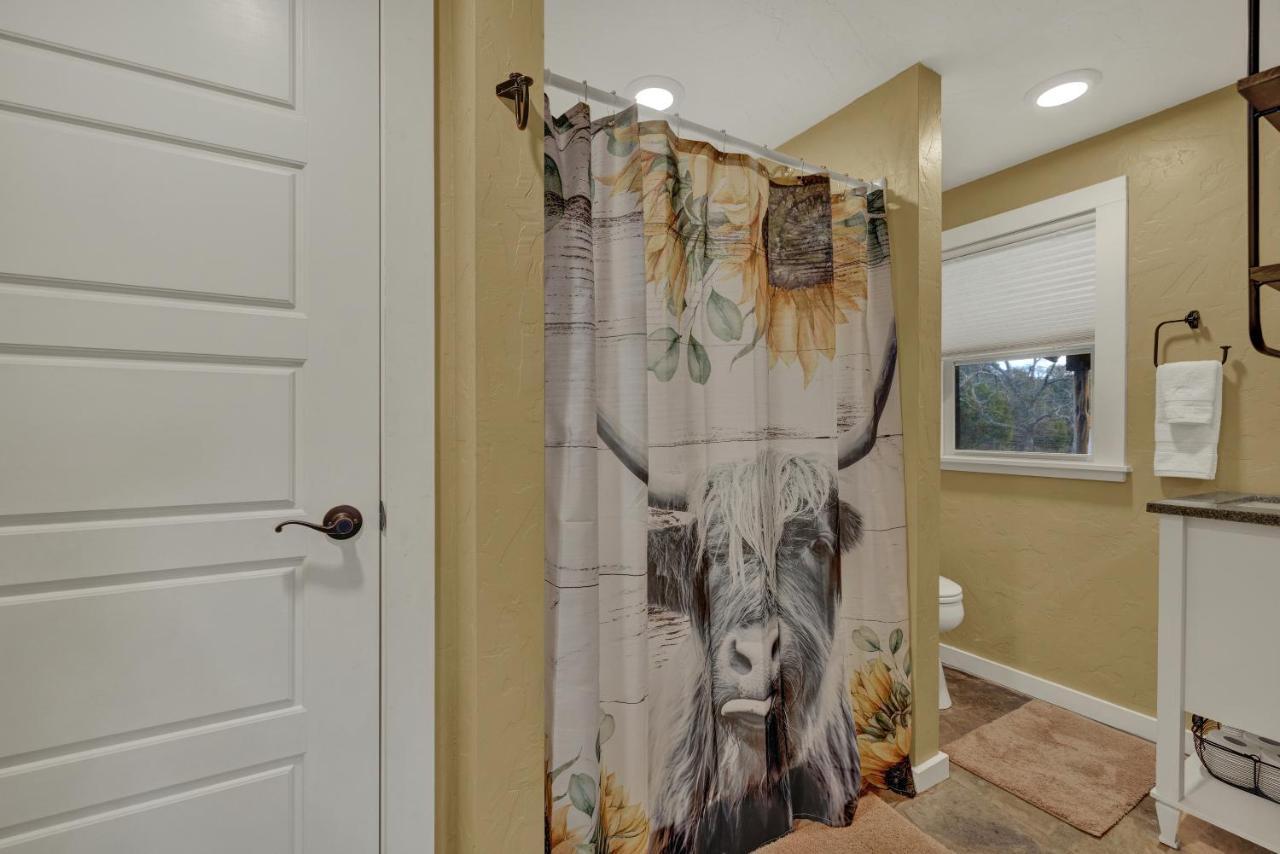 Ohana Ranch Cabin - 12 Minutes To Historic Main St Fredericksburg Luaran gambar