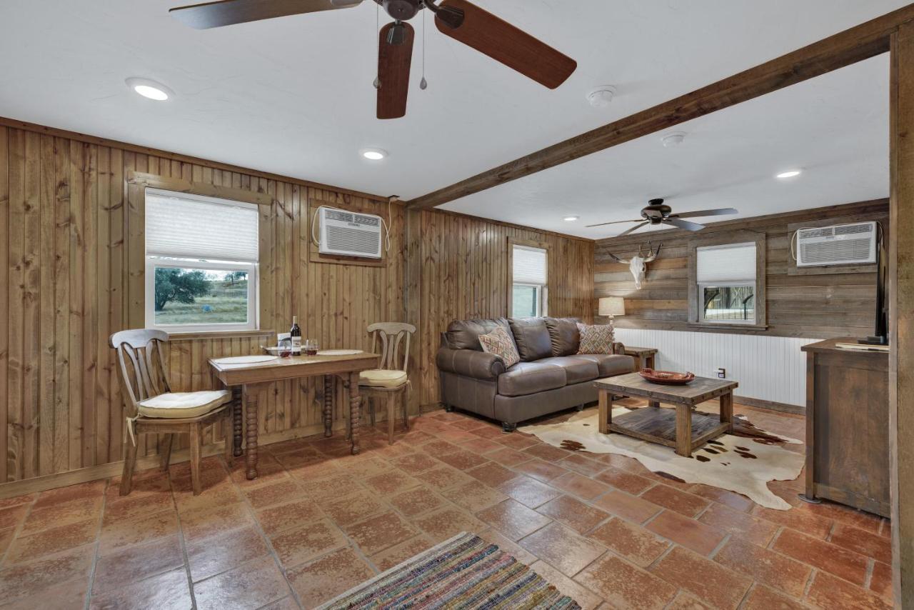 Ohana Ranch Cabin - 12 Minutes To Historic Main St Fredericksburg Luaran gambar